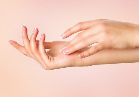 nadpotliwość dłoni